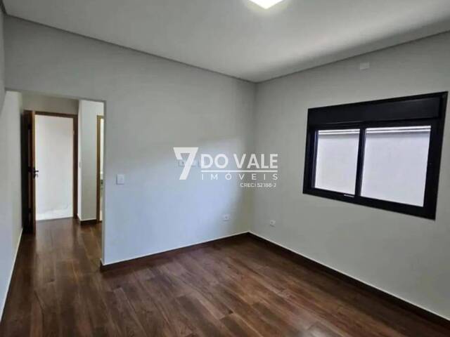 Casa para Venda em São José dos Campos - 4