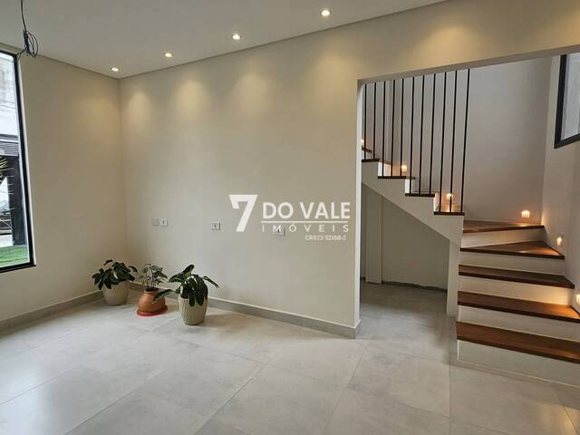 Casa para Venda em Jacareí - 3