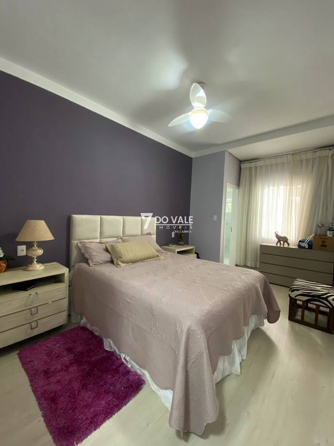 Casa, 3 quartos, 143 m² - Foto 1