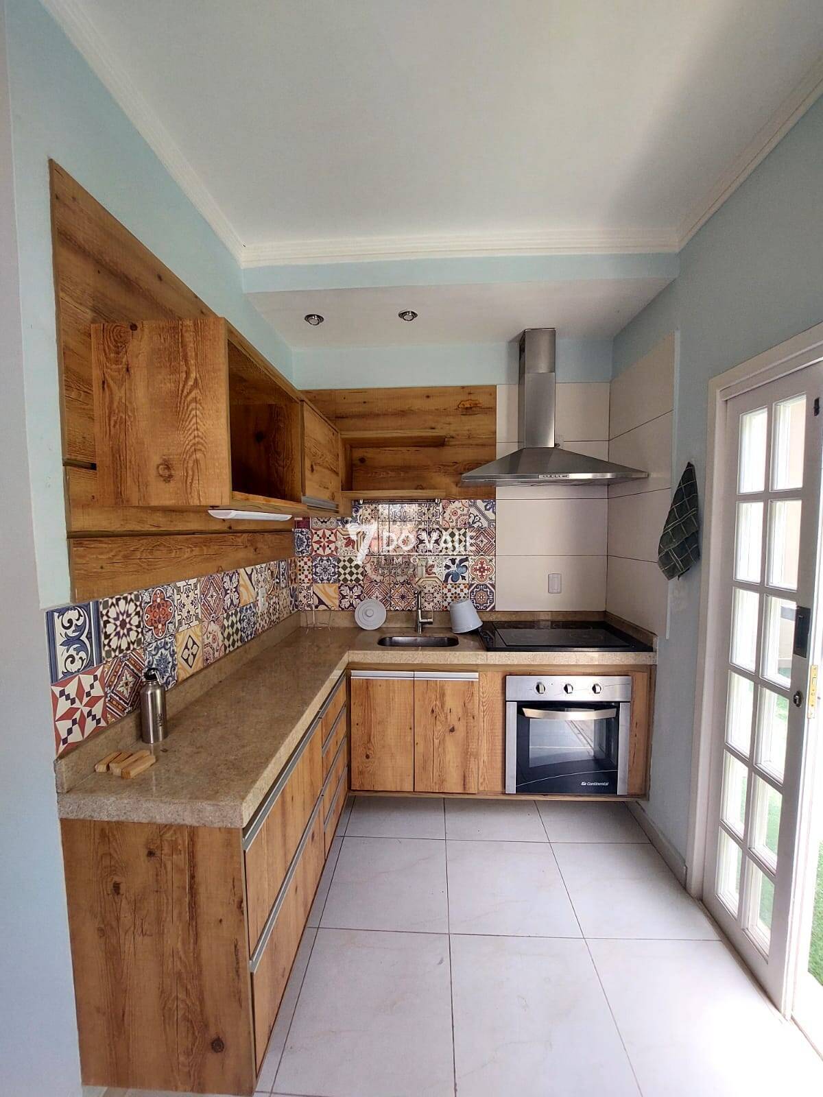 Casa, 4 quartos, 253 m² - Foto 1