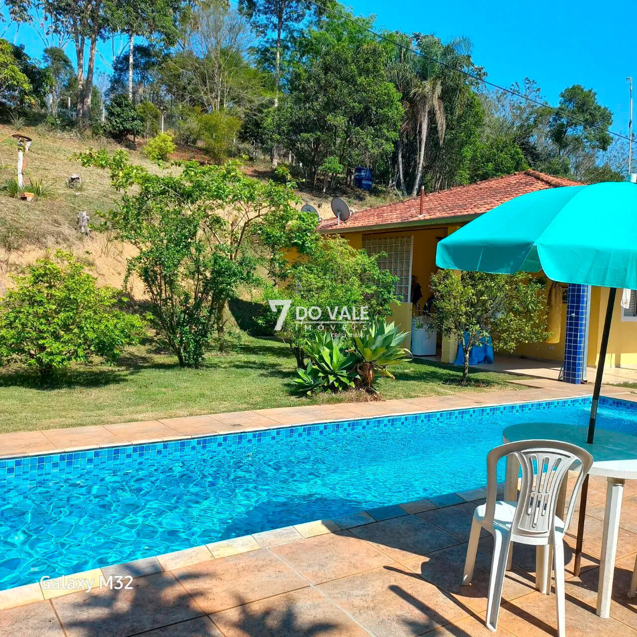 Chácara, 3 quartos, 10000 m² - Foto 1