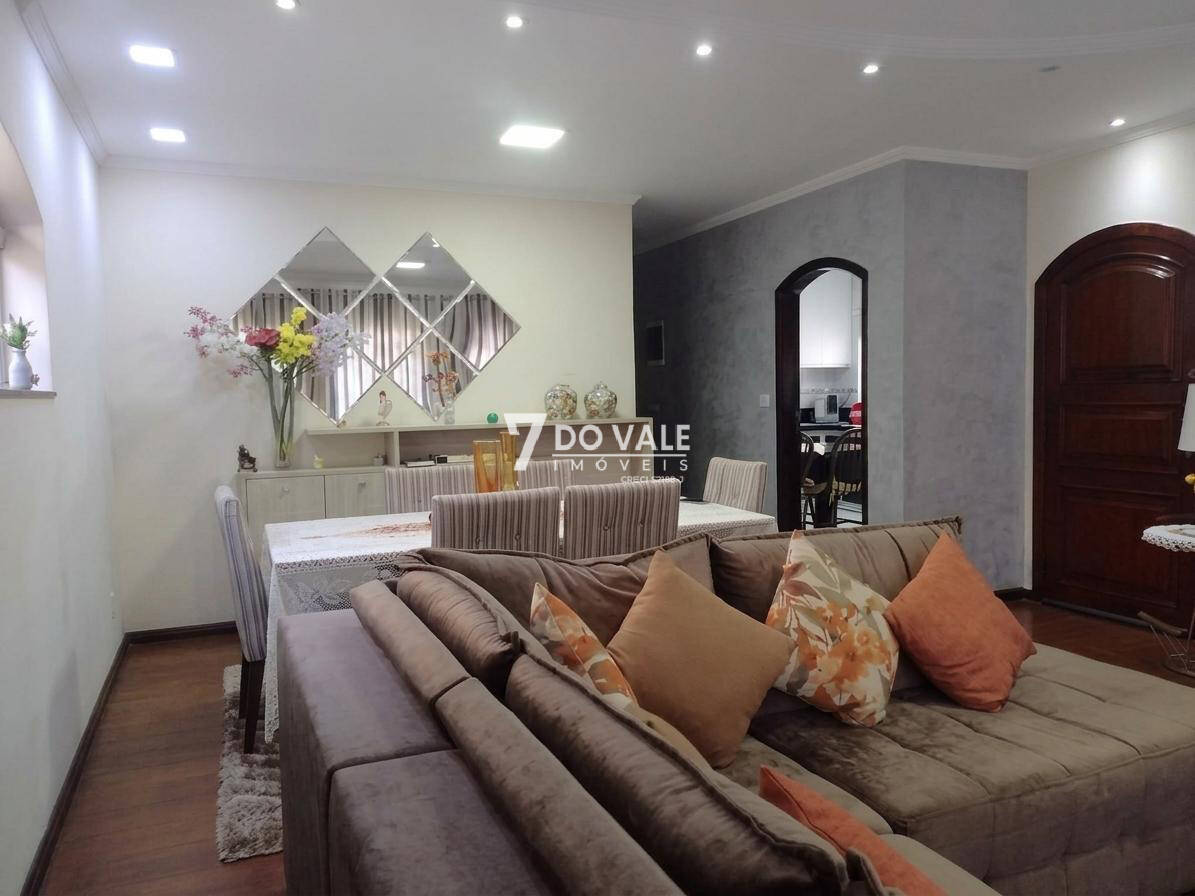 Casa, 4 quartos, 212 m² - Foto 2