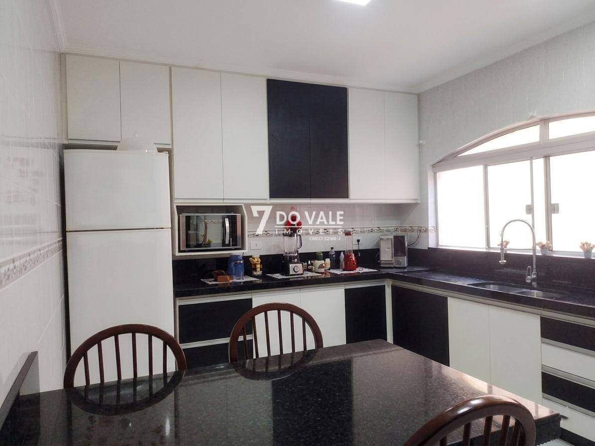 Casa, 4 quartos, 212 m² - Foto 3