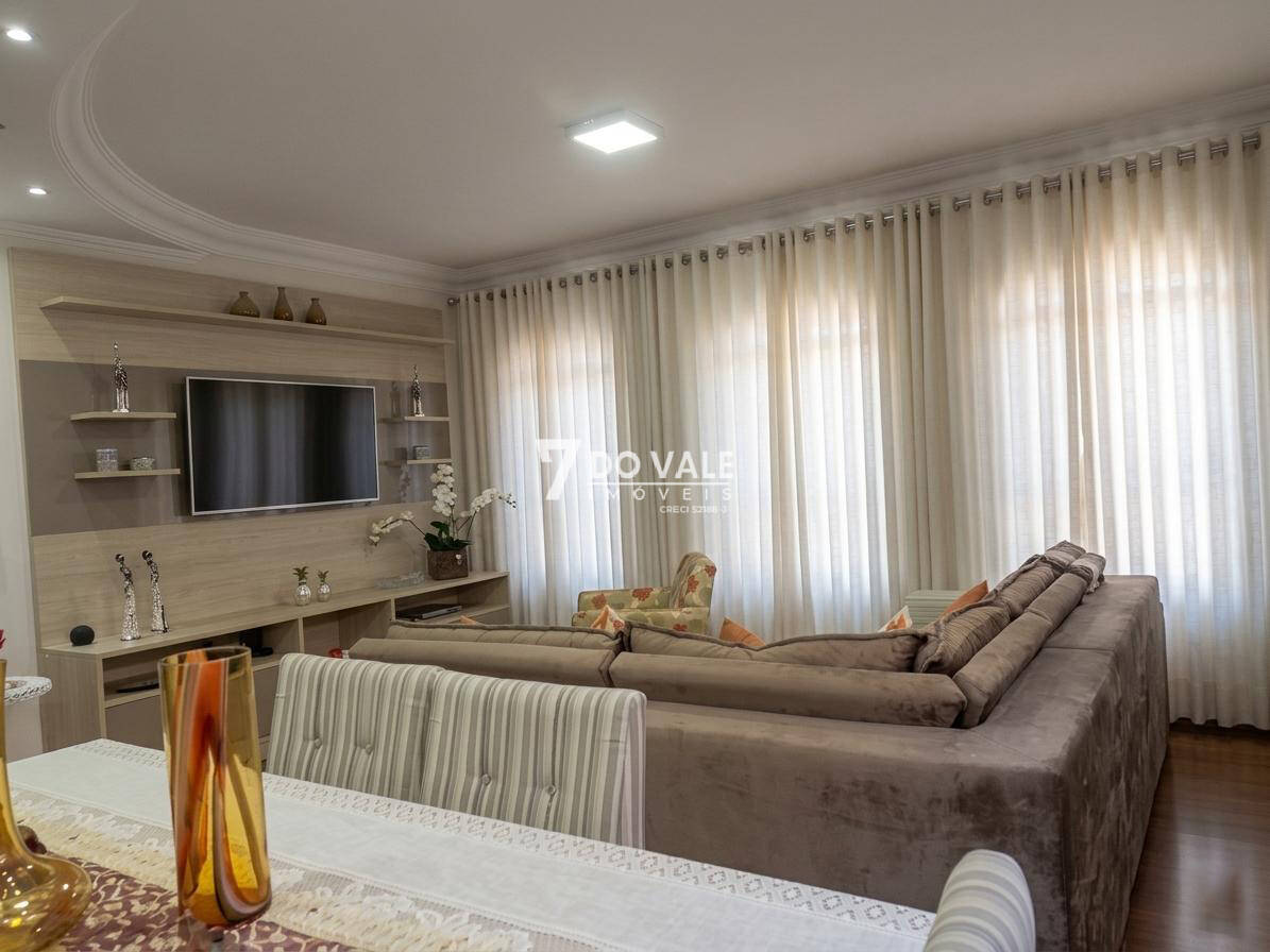 Casa, 4 quartos, 212 m² - Foto 1